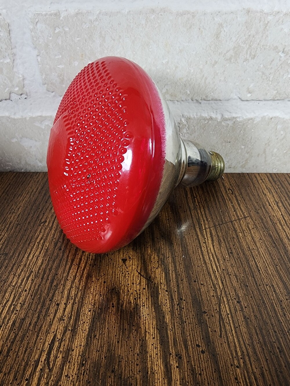 100W Outdoor Red Flood Bulb HomeCenter NIB - Picture 4 of 5